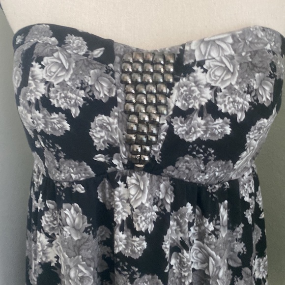 Torrid Floral Strapless Top - Picture 3 of 9